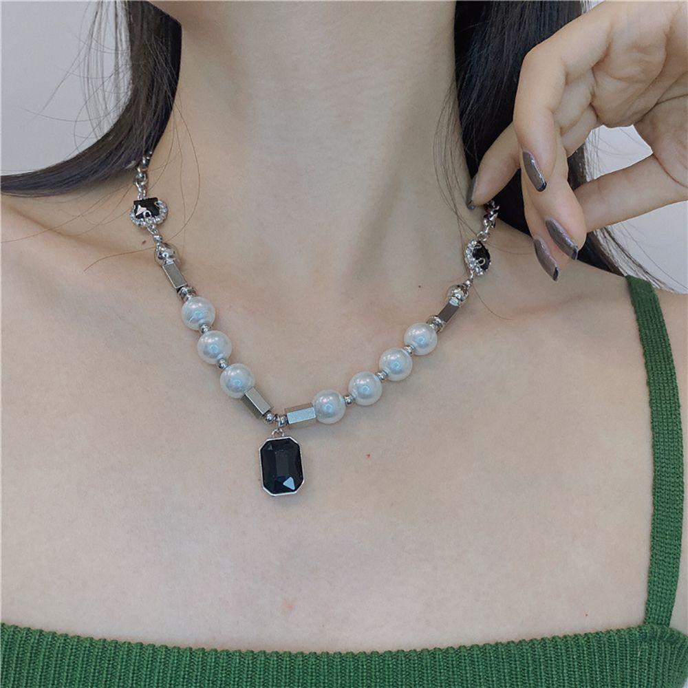 Vòng Cổ Ngọc Trai Đen Phong Cách Punk Thanh Lịch