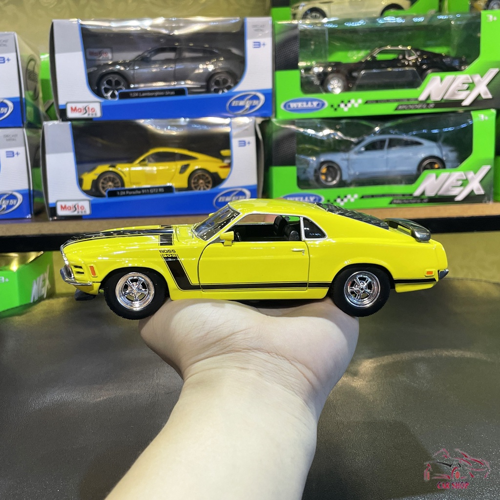 Mô hình xe cổ Ford Mustang Boss 302 1970 tỉ lệ 1:24 hãng Welly