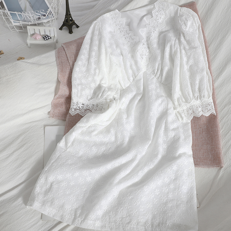 Đầm Nữ Tay Ngắn Cổ Chữ V Phối Ren Phong Cách Hàn Quốc Mới | BigBuy360 - bigbuy360.vn