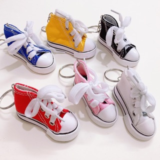 Móc khoá giày converse
