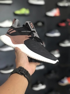 Giày thể thao alphabounce beyond 2m