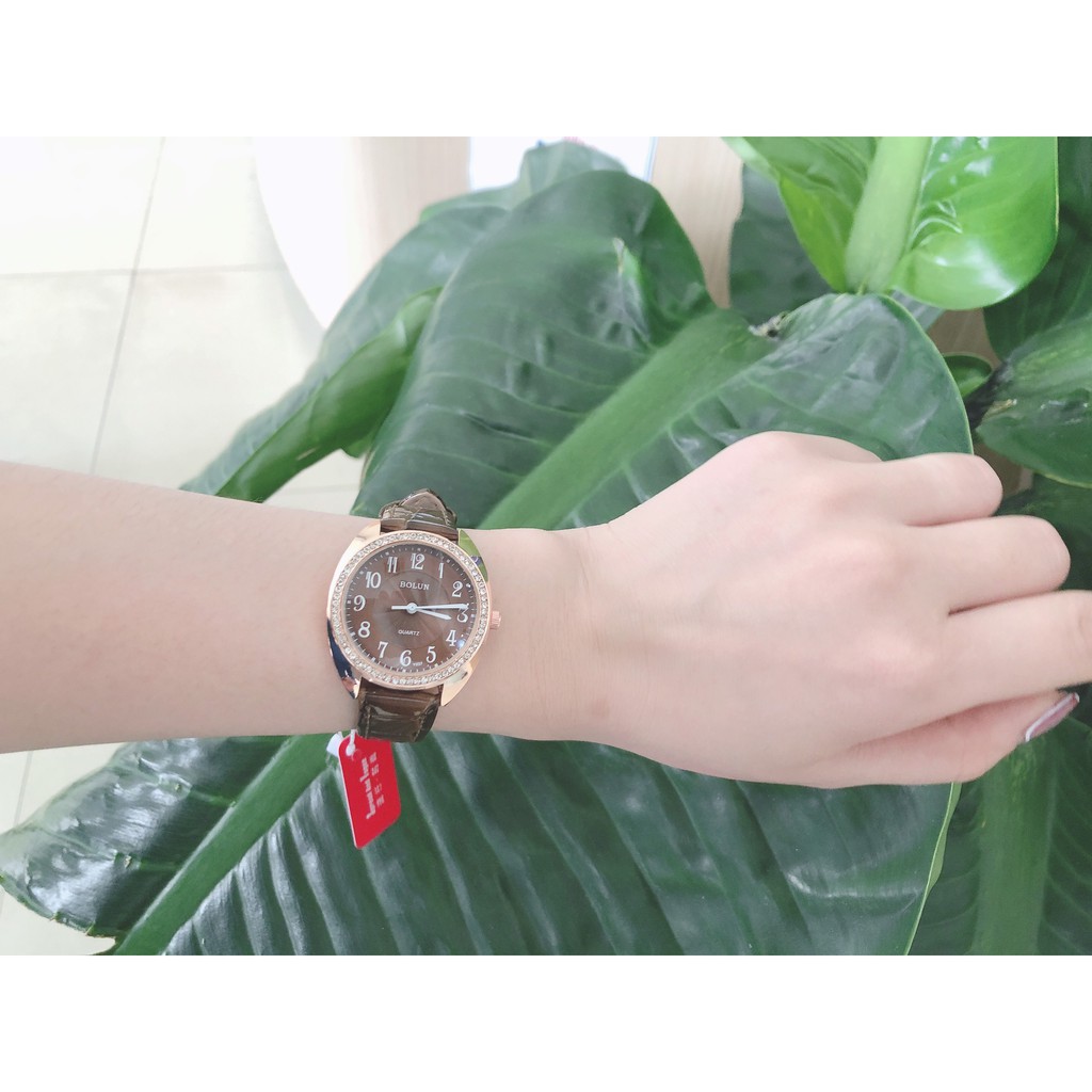 [Hàng mới về] Đồng hồ đeo tay nữ chính hãng Bolun dây da, mặt vuông đính đá chống nước Bolun | BigBuy360 - bigbuy360.vn