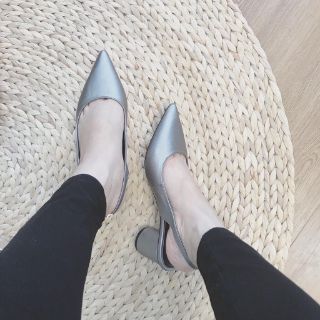 Giày slingback gót trụ tròn