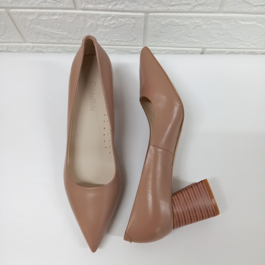 Giày CALVIN KLEIN mũi nhọn, gót trụ 5cm