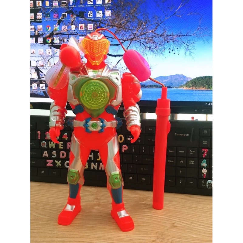 Mô hình robot siêu nhân phát sáng có nhạc cho bé trai