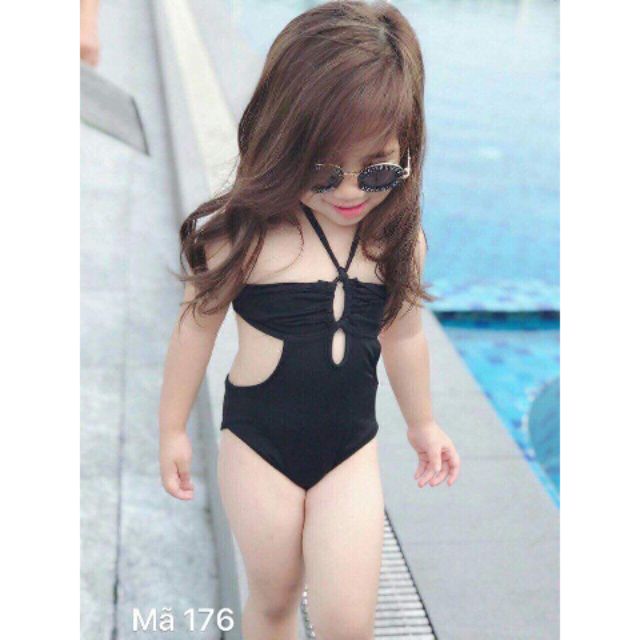 Bộ tắm liền thân bé gái