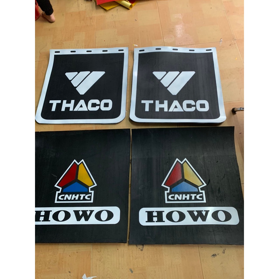 Tấm chắn bùn xe tải kích thước 60x60cm Howo