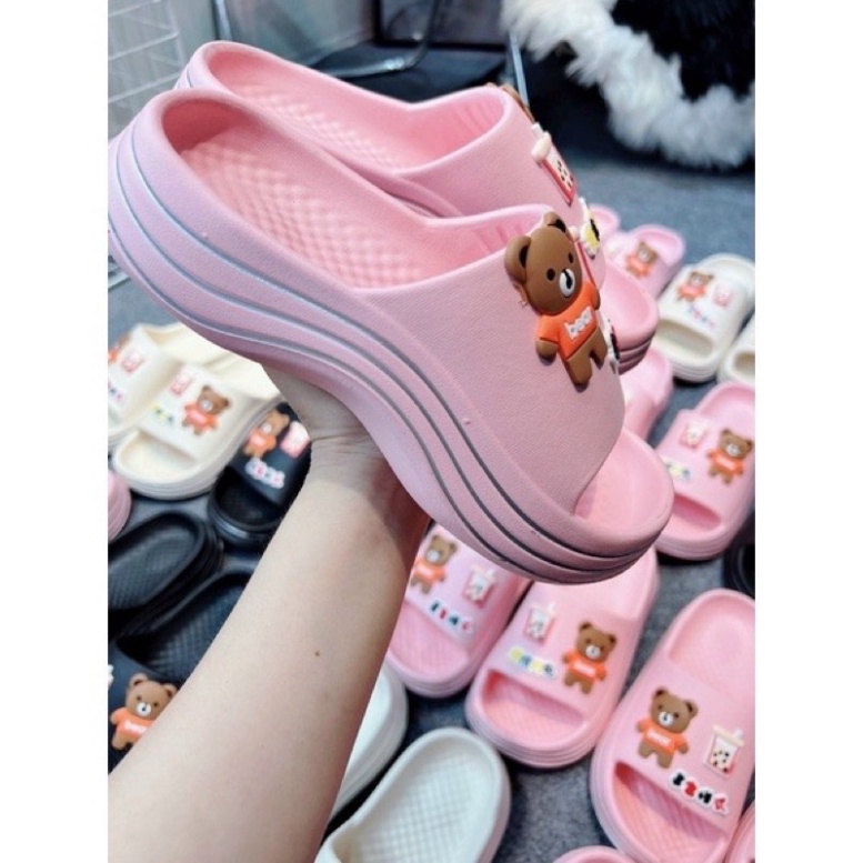 Dép bánh mì nữ viền sóng Đính Sticker Gấu Trà Sữa Siêu Nhẹ Tăng chiều cao 5cm - DL163