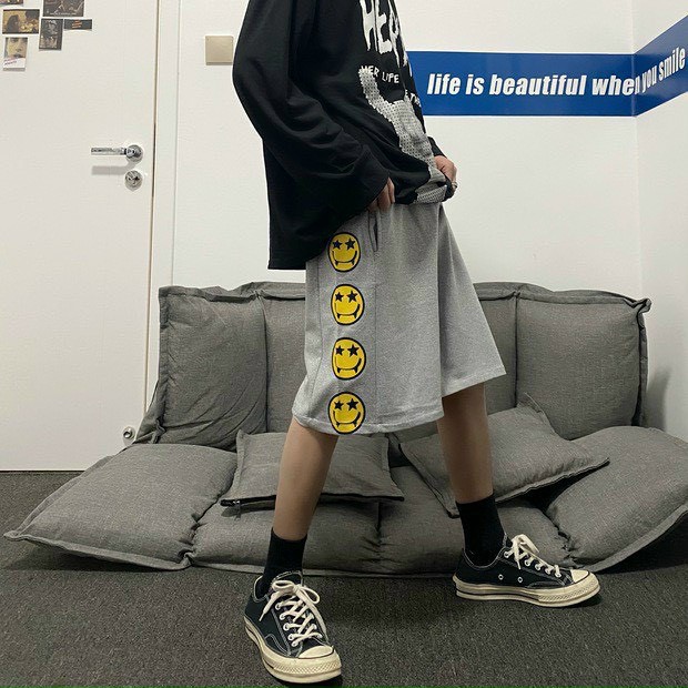 Quần short unisex nam nữ phối viền mặt cười vải thun nỉ dày dặn, co giãn thoải mái