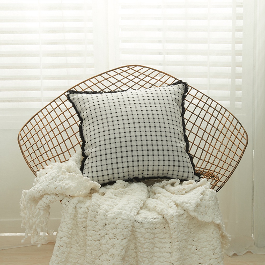 Gối Tựa Lưng Sofa Caro Dệt Jacquard Trắng Đen