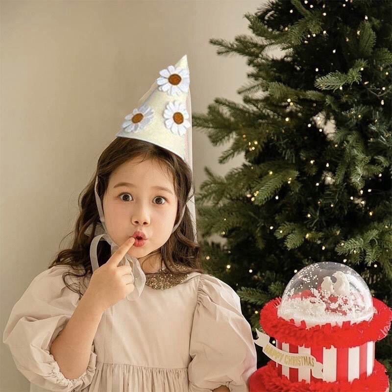 Mũ sinh nhật hoa cúc voan trắng công chúa nổi 3D