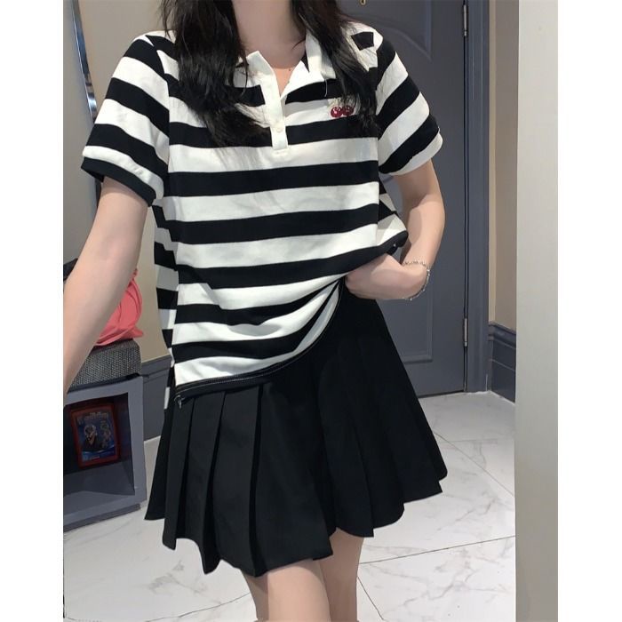 ❤Set Áo Thun POLO Tay Ngắn Kẻ Sọc Trắng Đen In Hình cherry Phối Chân Váy Xếp Ly Lưng Cao Thời Trang 2022 T-2022 5.5