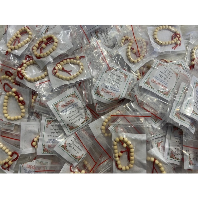 Vòng dâu tằm cho bé giúp bé tránh gió,tránh tà,thay làm trang sức,phù hợp với trẻ sơ sinh đến 2 tuổi