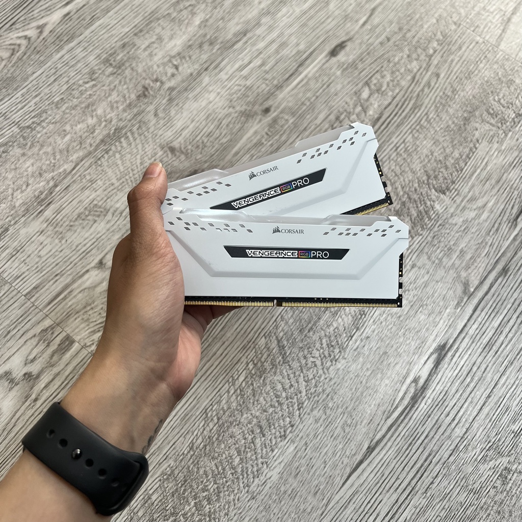 Ram Corsair Vengeance Pro White RGB 2x8GB 3200