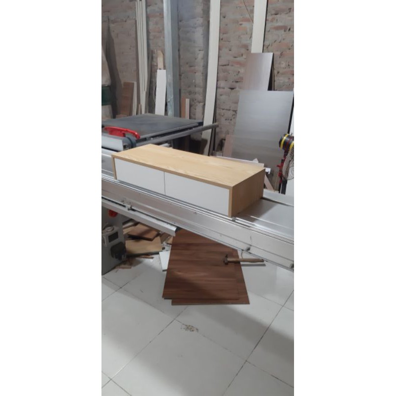 Cục bàn phấn  TREO TƯỜNG