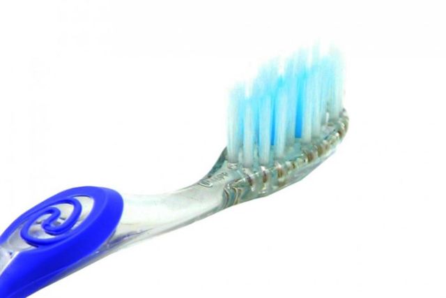 Combo 144 cây (1thùng) Bàn chải đánh răng Colgate Mềm mảnh Chăm sóc nướu