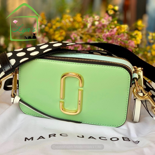 Túi Marc Jacobs Snapshot xanh mint phối dây chấm bi ngọt ngào yêu kiều