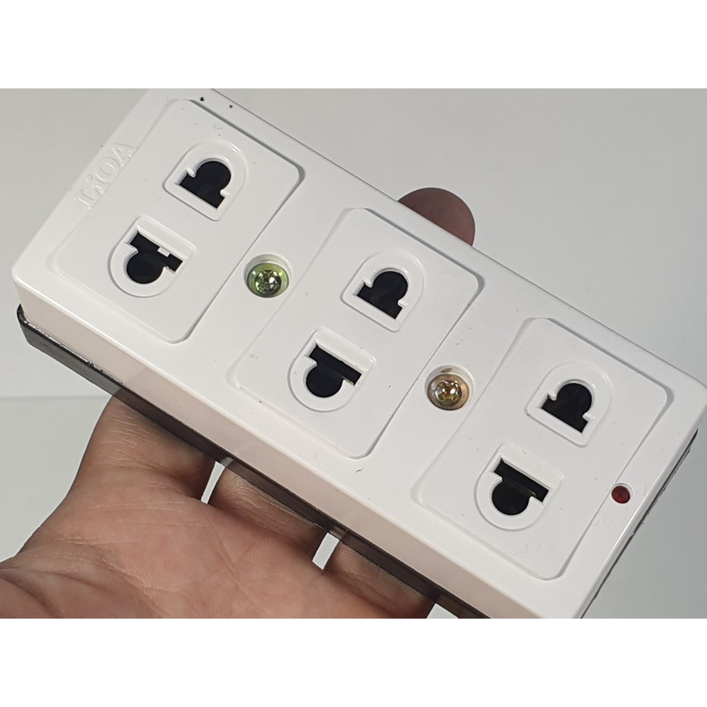 Ổ cắm nổi 3 lỗ 2 cháy LIOA không dây, tải 15A, công suất 2200W - Điên nước gia dụng Hoàng Kim