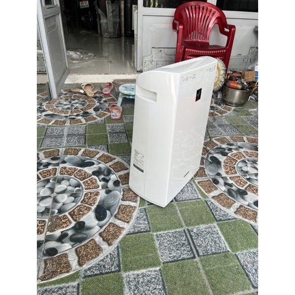 Máy lọc không khí sharp bù ẩm khử mùi ion có  plasmacluster kc-30k1