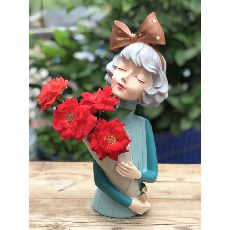Bình hoa cô gái - Cô gái cắm hoa,ôm hoa - lọ hoa