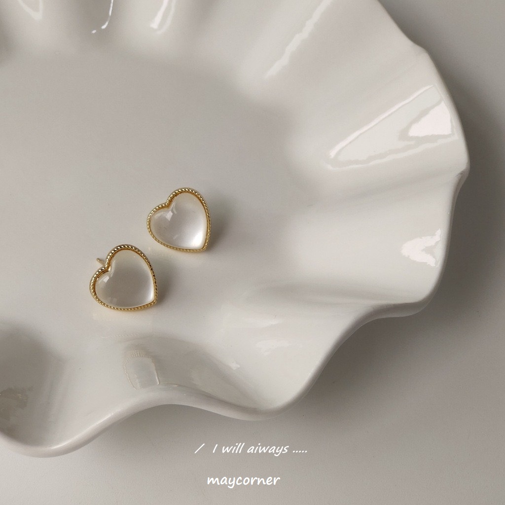 Khuyên tai trái tim trong suốt mạ bạc 925 cao cấp B882