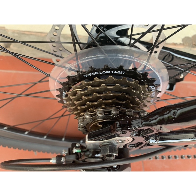 Xe đạp thể thao California 200CC nhập khẩu chính hãng cao cấp.Khung hợp kim nhôm không mối hàn.Bộ chuyển động Shimano.