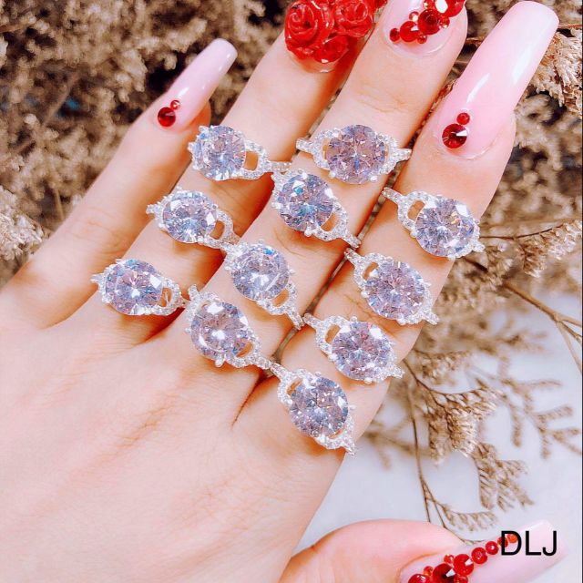 Nhẫn đá bạc ta