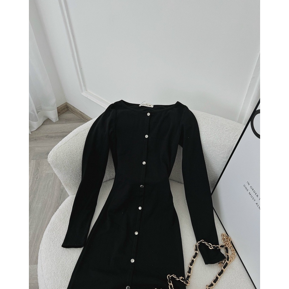 Đầm midi body đen tay dài phối nút NÀNG CLOSET
