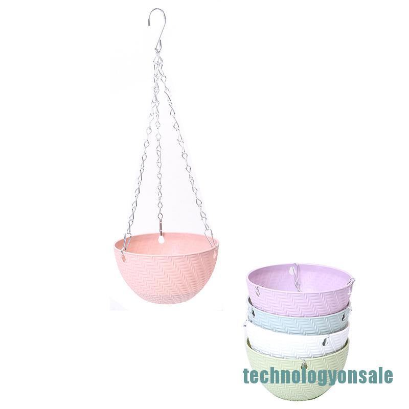 Chậu hoa treo trang trí ban công xinh xắn