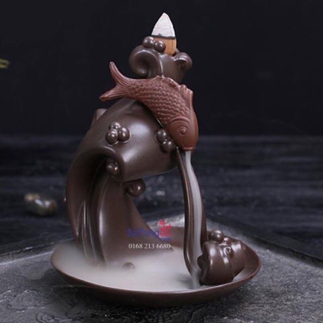 Thác khói trầm hương