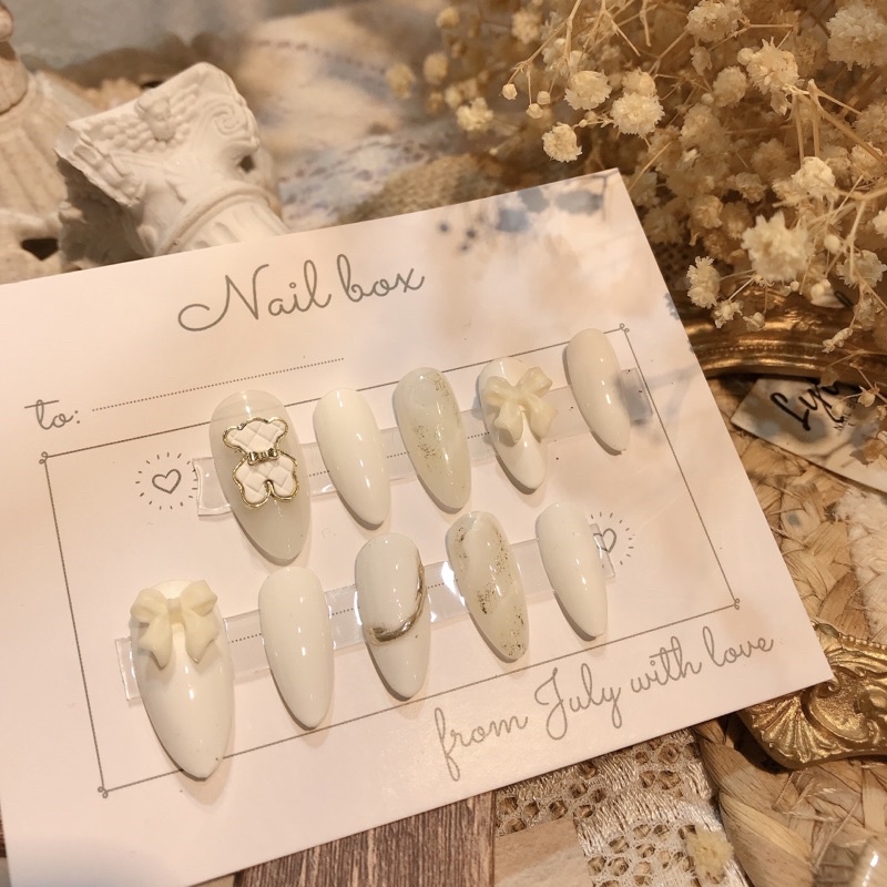 Móng úp thiết kế charm gấu , nơ Hàn quốc dễ thương vân đá kiểu đài Julynails.vn nb104