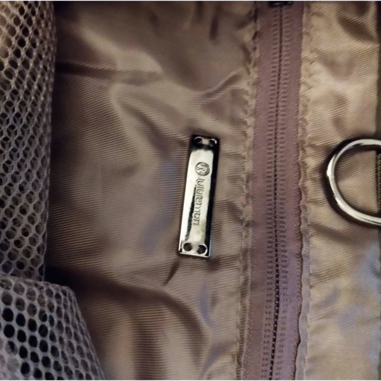 Lululemon    Túi Xách Đeo Chéo Vai 19L Dùng Khi Tập Thể Thao