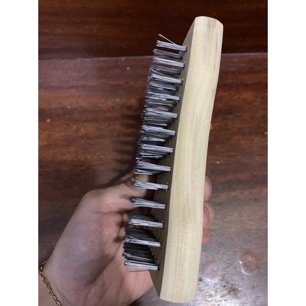 Bàn trải sắt đánh rỉ sét cầm tay cán gỗ