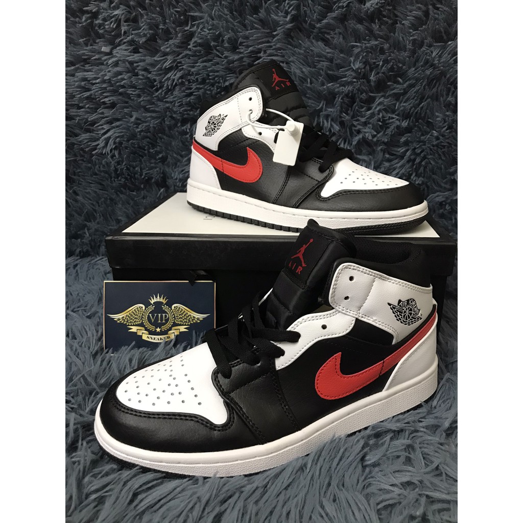 ⚡𝐆𝐈𝐀̉𝐌 𝟓𝟎%⚡ Giầy Jordan 1 Cao Cổ Đen Trắng Logo Đỏ – Bản 1.1 [ 𝐓𝐀̣̆𝐍𝐆 𝐓𝐇𝐄̂𝐌 𝟏 𝐁𝐎̂ 𝐆𝐈𝐀̂𝐘] + Full Box, Bill