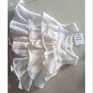 Váy công chúa mà trắng tinh khôi