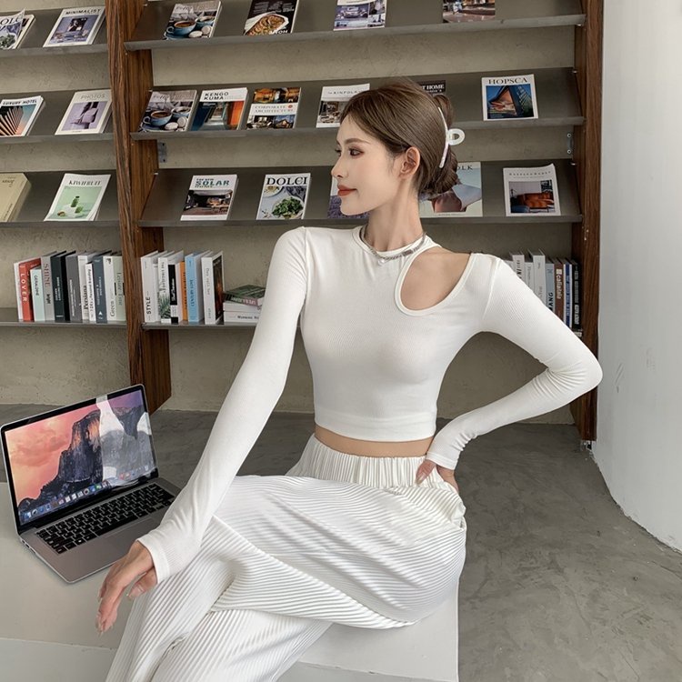 Áo croptop dài tay nữ khoét vai Wikishop ôm body đen trắng thun co giãn freesize cổ tròn sexy phong cách hàn quốc C533