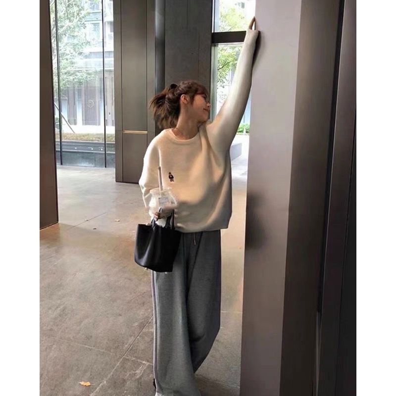 White bear embroidered round-neck sweater female winter lazy thickened bottom top loose soft waxy sweater