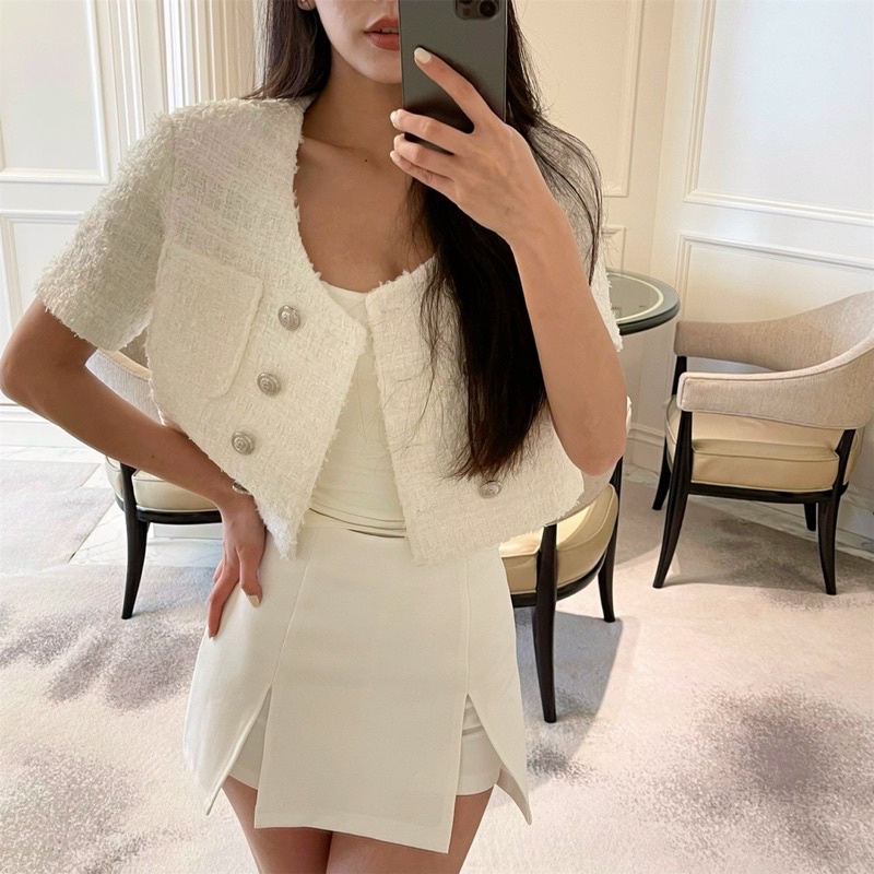 SET ÁO DẠ NÚT + CHÂN VÁY TRẮNG XẺ