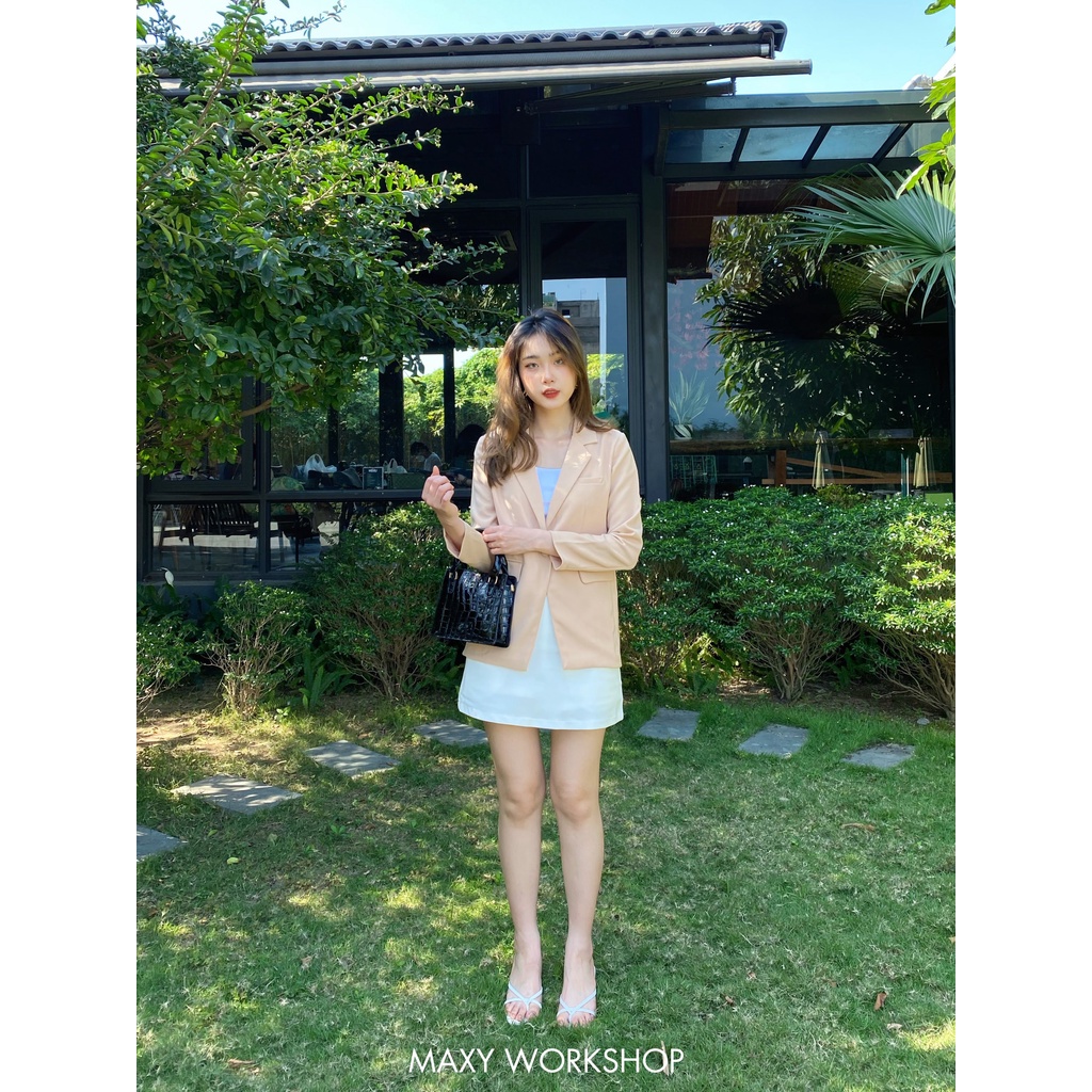 Áo khoác blazer phong cách Hàn Quốc Nude Fitted Blazer Maxy Workshop