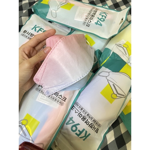 KHẨU TRANG KF94 CẦU VÒNG LOANG MÀU OMBRE MẪU MỚI NHẤT SIÊU MỀM