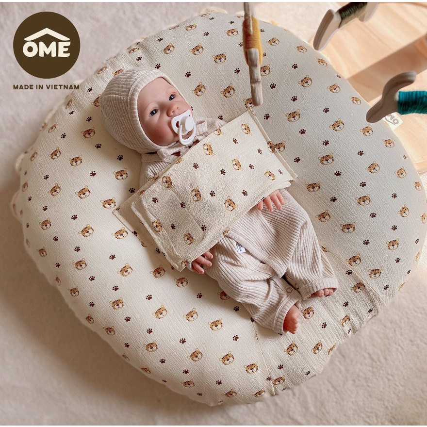 Gối Chống Trào Ngược Có Đai Quấn Chống Giật Mình Cho Bé Ome *Gối Chống Trào* Chính Hãng