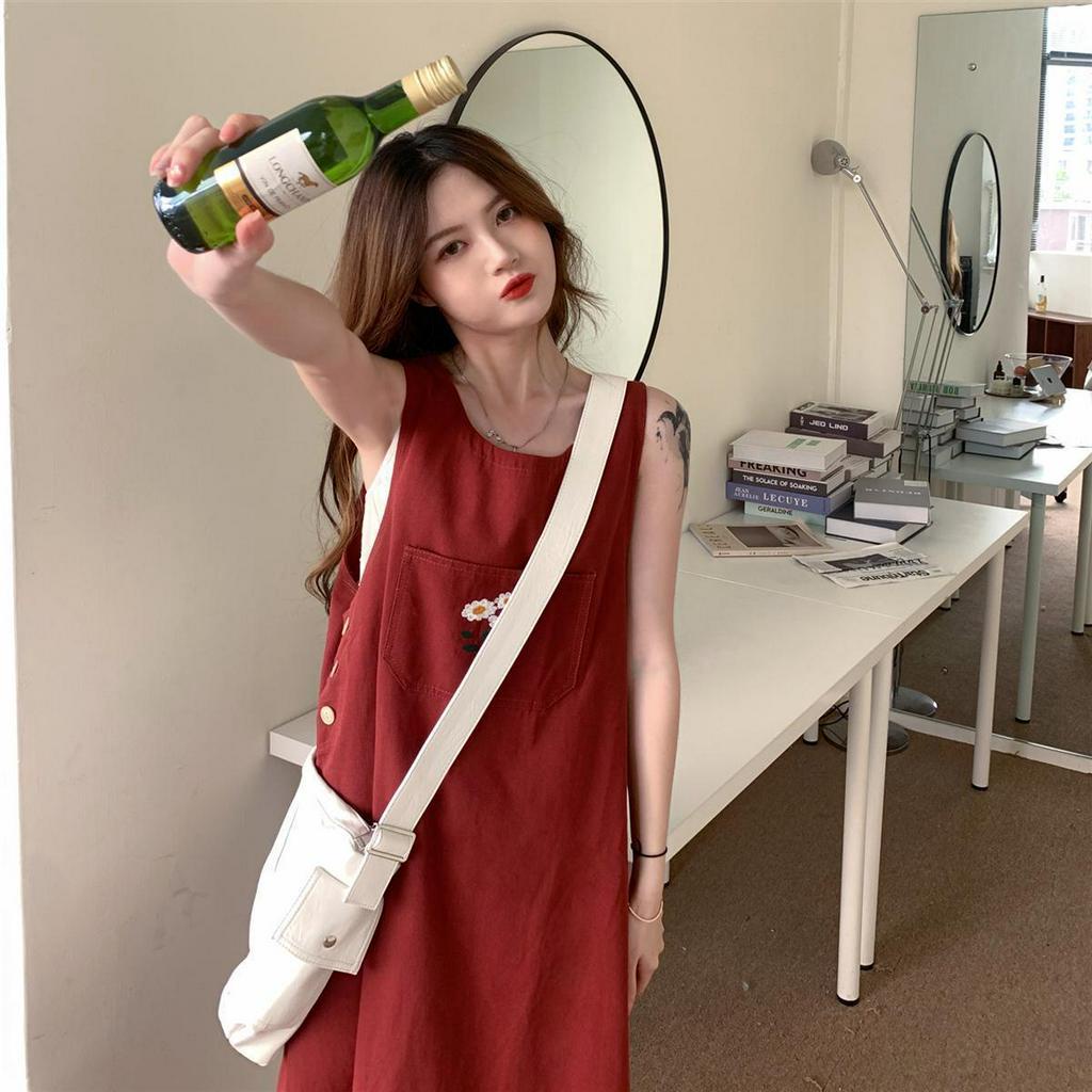 Set Áo Thun Ngắn Tay Thêu Họa Tiết Và Chân Váy Yếm Thời Trang Dành Cho Nữ