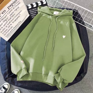 Áo hoodie tim thêu