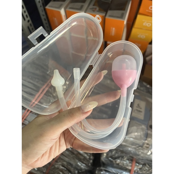 Hút mũi cho trẻ bé từ sơ sinh