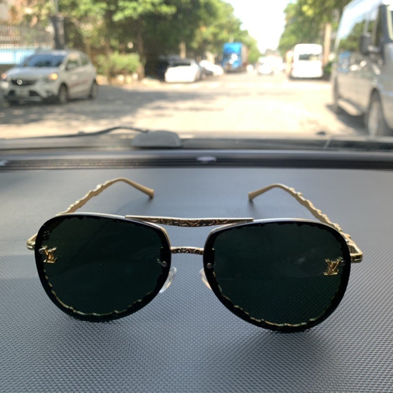 Kính nam kinh nam thoi trang