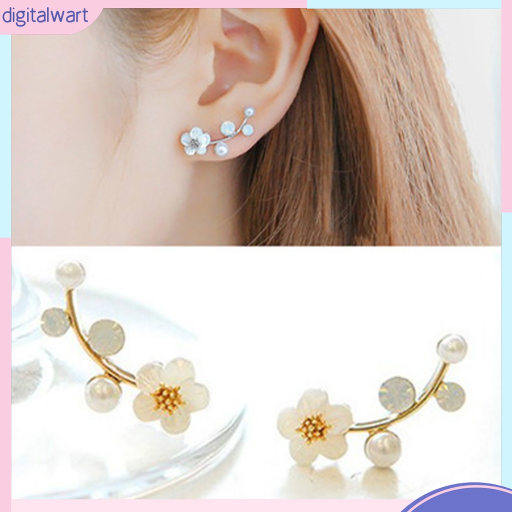 Đôi bông tai hình hoa phối đính ngọc trai thời trang cho nữ
