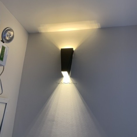 (HÀNG CHÁNH HÃNG )Đèn gắn tường ngoài trời ,trong nhà đơn giản hiện đại hình ĐA GIÁC  hắt sáng 2 đầu CHỐNG NƯỚC NTW-117