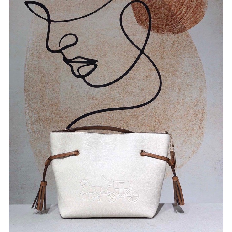 TNS-Túi bucket rút dây đeo chéo siêu hottrend Andy tote bag-da mềm hoạ tiết ngựa đặc trưng hãng-màu trắng classic