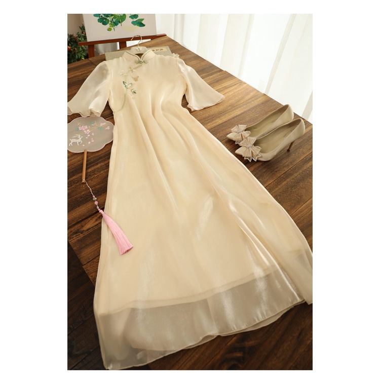 Sườn xám cách tân thêu họa tiết phong cách Trung Hoa thời trang mùa hè dành cho nữ