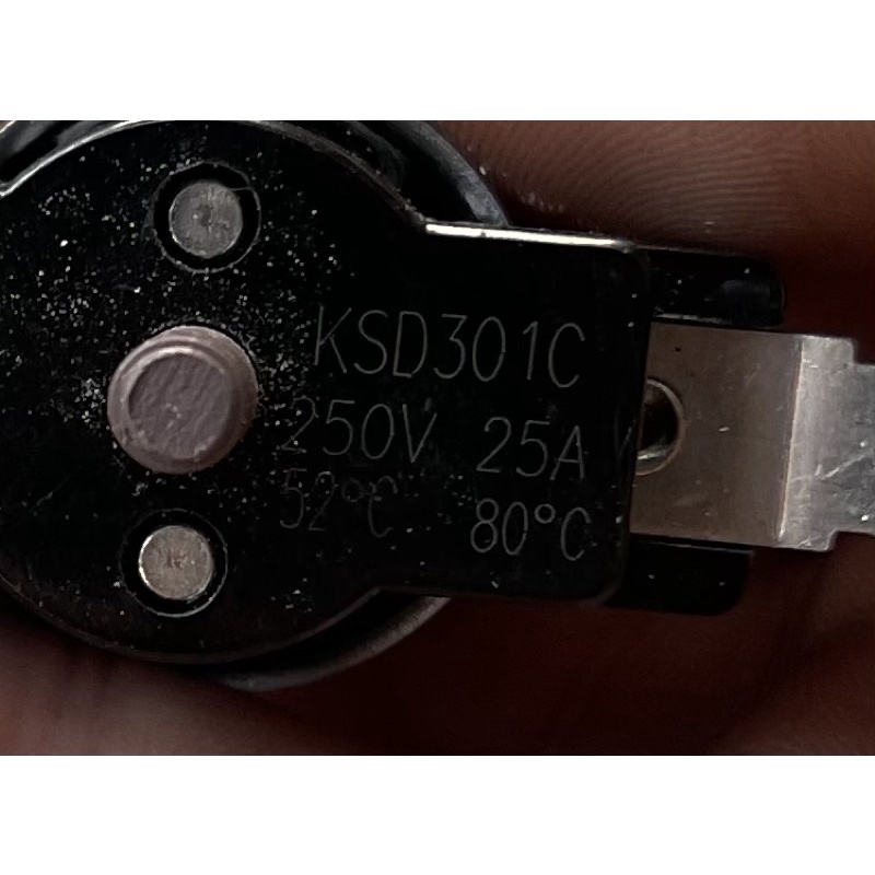 Rờ le nhiệt máy nước nóng